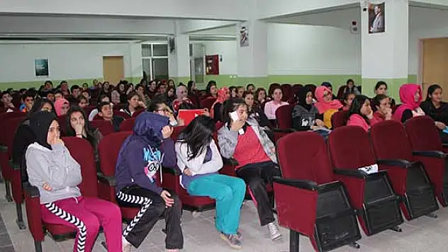 Öğrencilere sigaranın zararları anlatıldı
