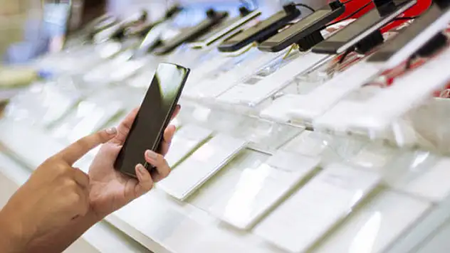 Öğrencilere vergisiz cep telefonu hangi modellerde olacak?