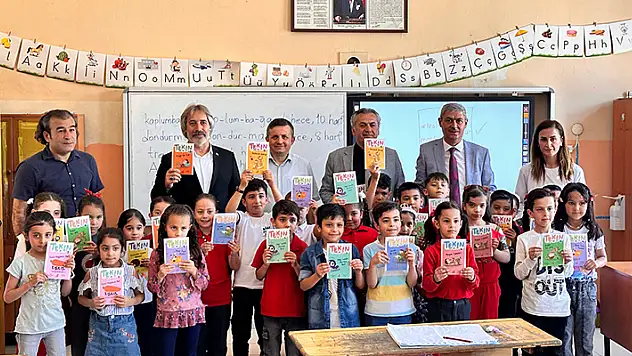 Öğrencilerin yaz tatili kitapları Konya Vakıflar Bölge Müdürlüğünden