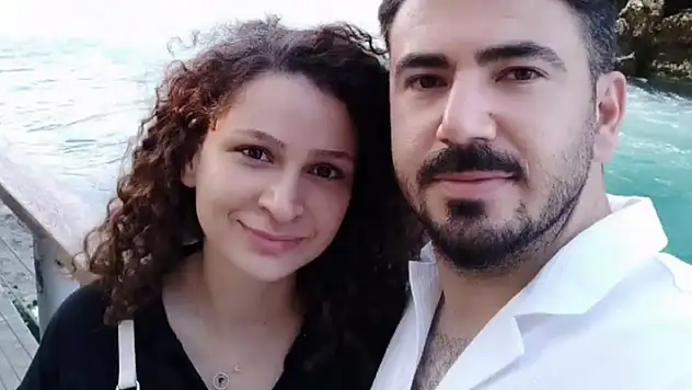 Öğretmen çift ve 2 aylık bebekleri, depremde yaşamını yitirdi

