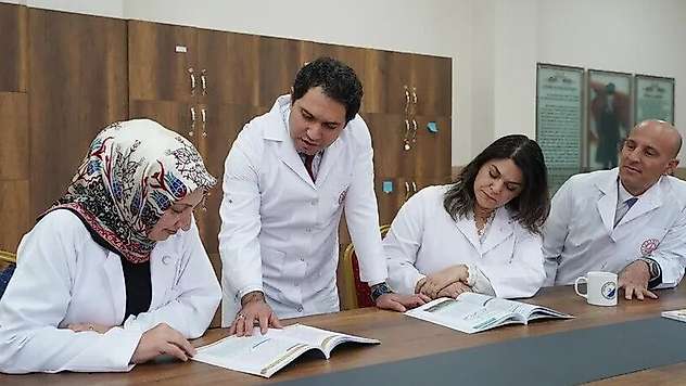 Öğretmen önlüğü standartları belli oldu