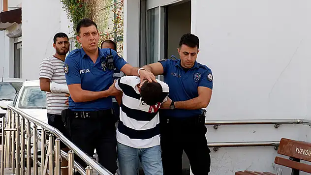 Öğretmeni döven taksicinin 6 suç kaydı çıktı savunmasında 'Kendine zarar vermiş olabilir' dedi

