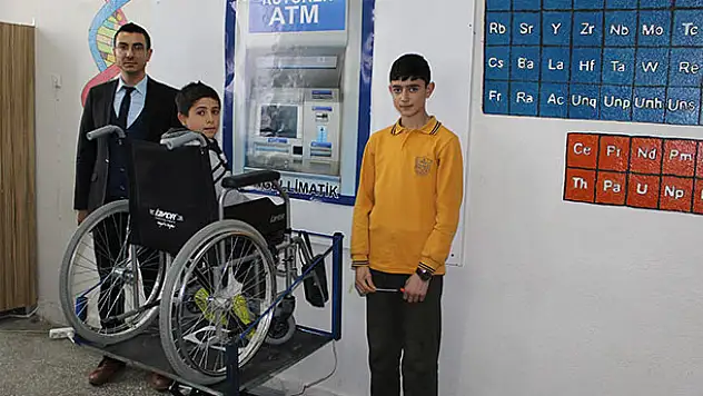 Öğretmenin engelliler için buluşu jüri özel ödülü aldı