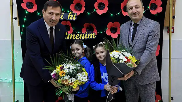Öğretmenlerle buluşan Hasan Kılca'dan halı saha müjdesi