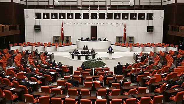 OHAL'in 3 ay daha uzatılmasına ilişkin tezkere TBMM'de