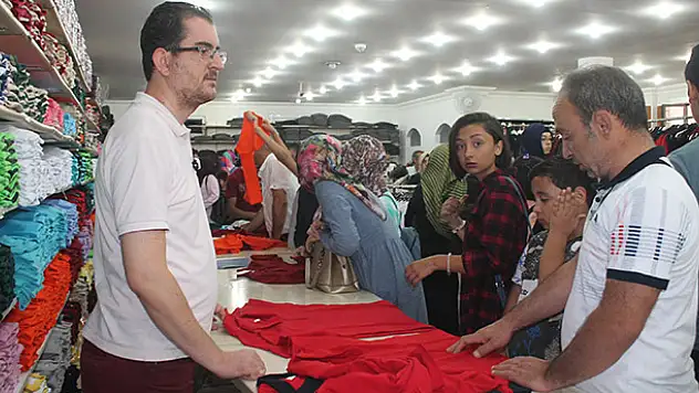 Okul alışverişinde son gün telaşı