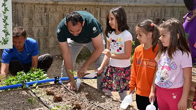 Okul bostanı projesiyle Konya'da öğrenciler toprakla buluşuyor
