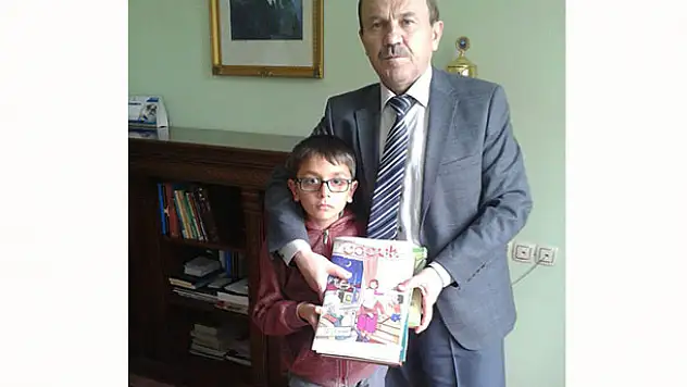 Okul harçlığını Halepli çocuklara gönderdi