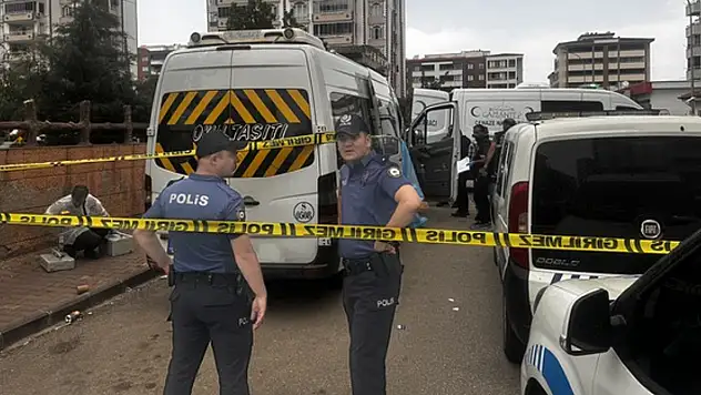Okul servisinde silahlı kavga: 1 ölü

