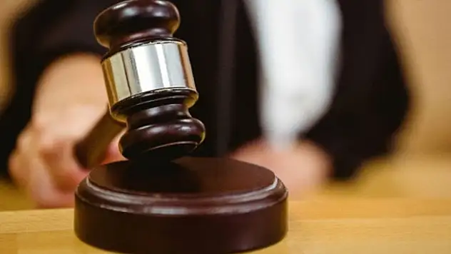 Okula telefon getiren öğrenciye atılan tokat pahalıya mal oldu