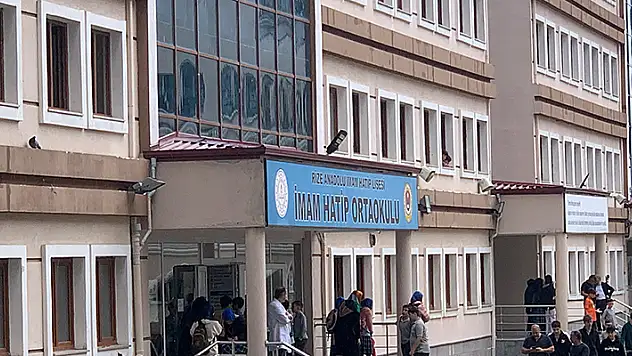 Okulda yangın merdiveninden düşen 14 yaşındaki Gizem, öldü

