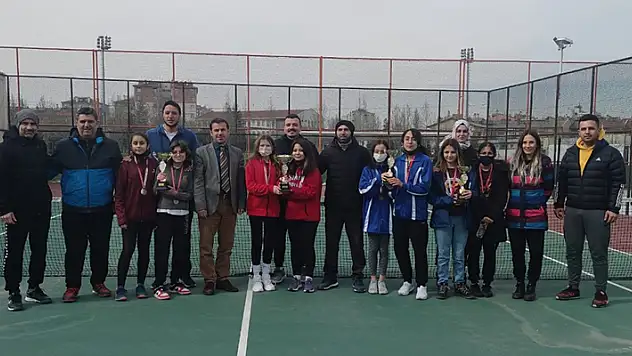 Okullararası Tenis İl Birinciliği sona erdi 