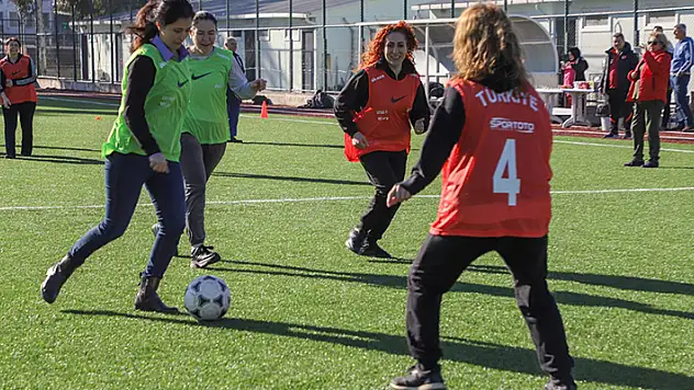 Okullarda 100 bin çocuk futbol ile buluşturulacak