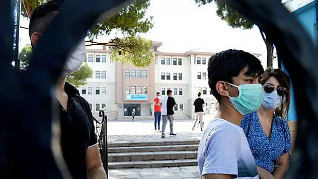 Okullarda karnelerin verileceği tarih belli oldu! Milli Eğitim Bakanı Ziya Selçuk açıkladı