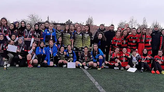 Okullarda şampiyon KONYA SPOR LİSESİ