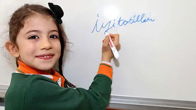 Okullarda 'tatil zili' cuma çalacak