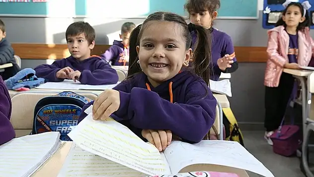 Okullarda yarıyıl tatilinin ardından ilk ders zili yarın çalacak