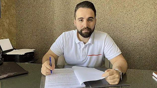 Okuma-yazma bilmeyen babasını tapuda kandırdı, mahkeme daireleri geri aldı
