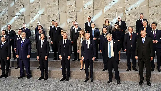 Olağanüstü NATO zirvesi başladı
