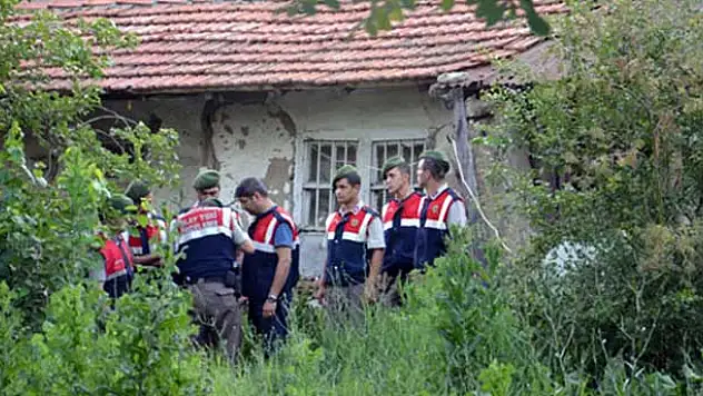 Öldürdüğü kişinin maaşını çekerken yakalandı