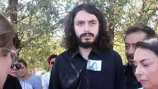 Öldürülen Derya öğretmenin oğlu: Annemin katili, kravat takıyor diye içeriden çıkamasın 