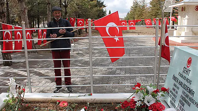 Ömer Halisdemir için 600 kilometre yol yürüdü