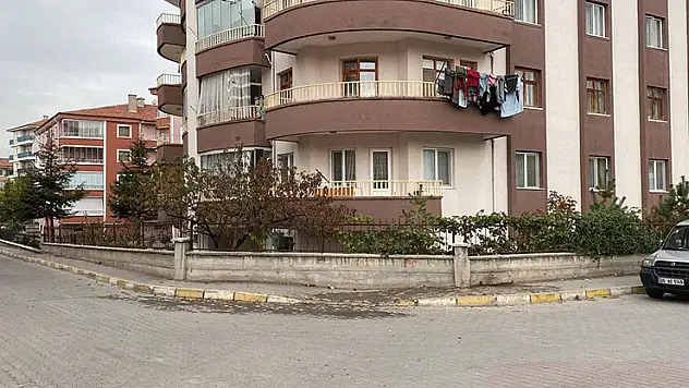Önce eski eşini öldürdü, sonra kendini yaraladı