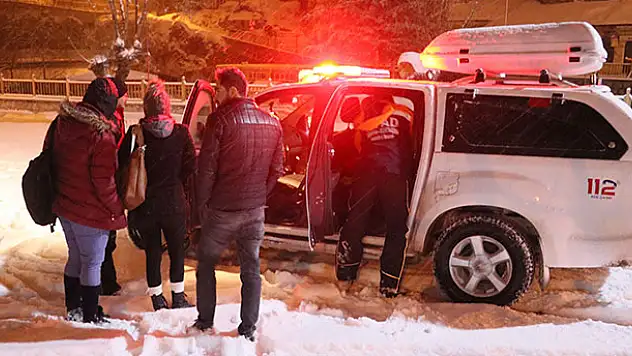 Önce kaybolan, sonra da mahsur kalan öğrencileri AFAD kurtardı