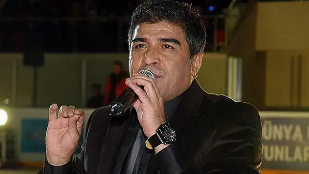 Önceki gün beyin ölümü gerçekleşen şarkıcı İbrahim Erkal, hayatını kaybetti
