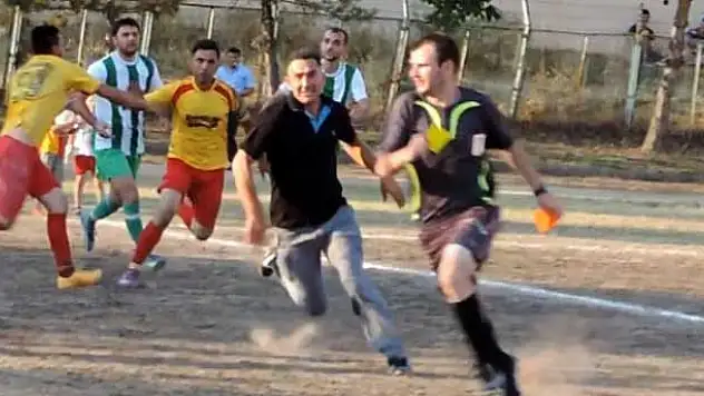 Onlar kovaladı hakem kaçtı!