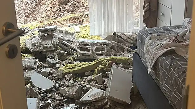 Ordu'da istinat duvarı çöktü: 48 daireli bina boşaltıldı
