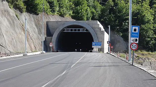 Ordu'da yıldırım düşmesi sonucu 3 tünel karanlıkta kaldı
