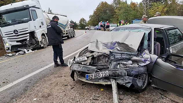 Ordu'da otomobil ile tır çarpıştı: 3 ölü, 3 yaralı

