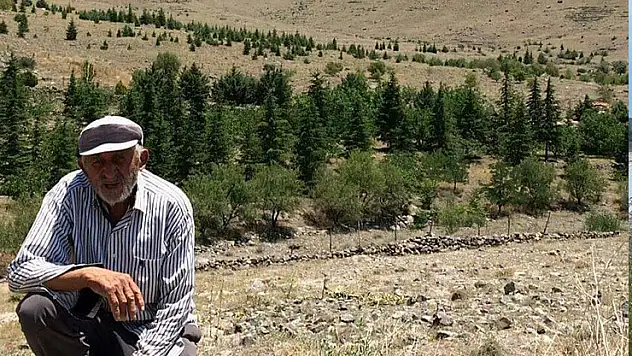 'Orman Dede' olarak bilinen Rahim öğretmen, elleriyle kurduğu ormana defnedildi