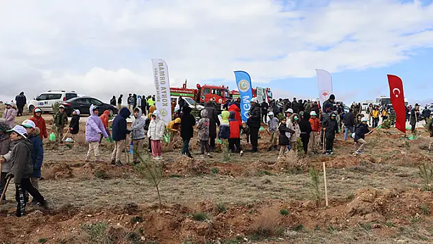 Orman Haftası ve Ağaç Bayramı'nda Konya'da fidanlar toprakla buluşturuldu