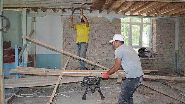 Ortakonak Cami restore ediliyor