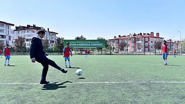 Ortaokullar arasında 'Dostluk Ve Kardeşlik Futbol Turnuvası' başladı