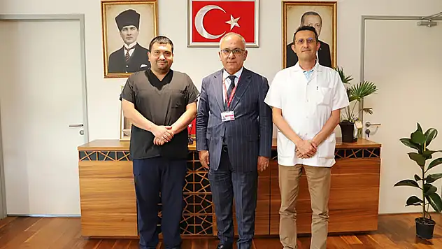 Ortopedi ve Travmatoloji Kliniğinde bayrak değişimi
