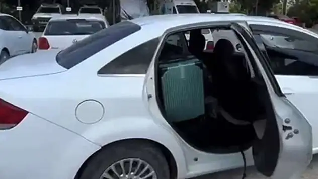 Osmaniye'de durdurulan 2 otomobilde 38 kilo 300 gram uyuşturucu çıktı
