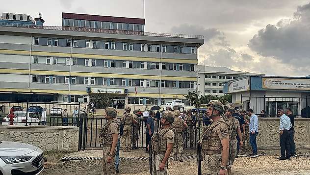 Osmaniye'de okulda dehşet! Yeğeni öğretmenini vurdu