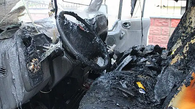 Osmaniye'de sebze yüklü minibüs yandı