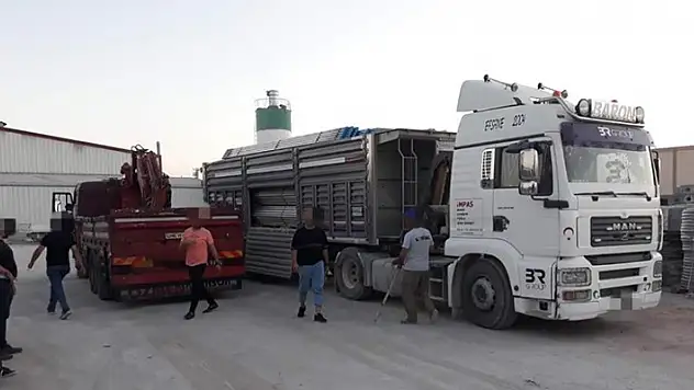 Osmaniye'den yükledikleri boruları Ankara'ya götürmeyip Konya'da satmak isteyen 2 kişi yakalandı
