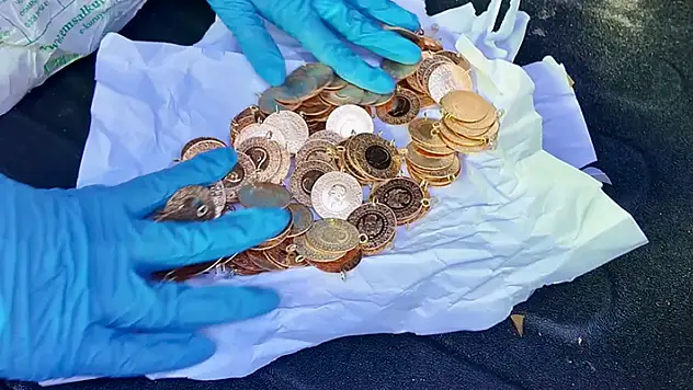 Osmaniye'de 6,5 milyon lira değerinde kaçak altın ele geçirildi
