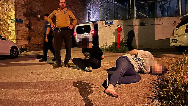 Osmanlı'nın ilk hastanesi Yıldırım Darüşşifası'nın kurşun levhalarını çalarken düşen şüpheli yaralandı
