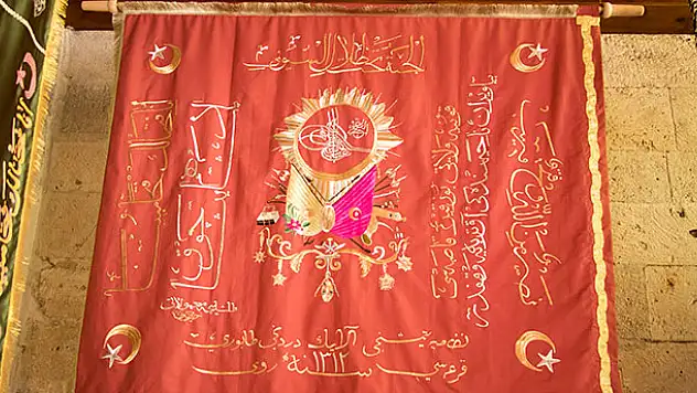 Osmanlı sancakları usta ellerde yeniden hayat buldu