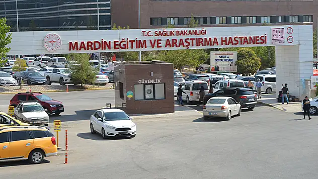 Otelde 4'üncü kattan düşen 3 yaşındaki çocuk öldü
