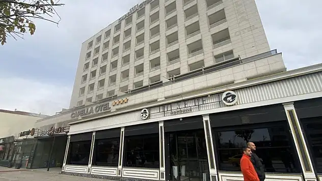 Otelde yangın paniği: 152 kişi tahliye edildi