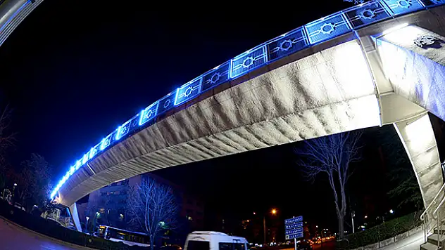 Otizme Dikkat Çekmek İçin Konya Mavi Işıkla Aydınlatıldı