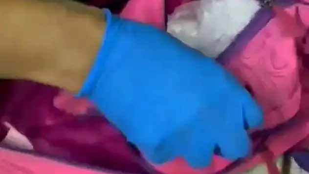 Oto tamircideki okul çantasından uyuşturucu çıktı