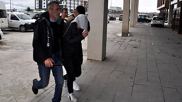 Otobüste 2 yolcu eroinle yakalandı